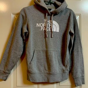 The north face woman’s extra small pullover hoodie